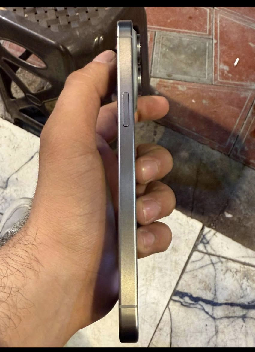 ايفون ١٥ برو ماكس مقفول ايكلود 
بطارية ٩٢
تواصل ***********
