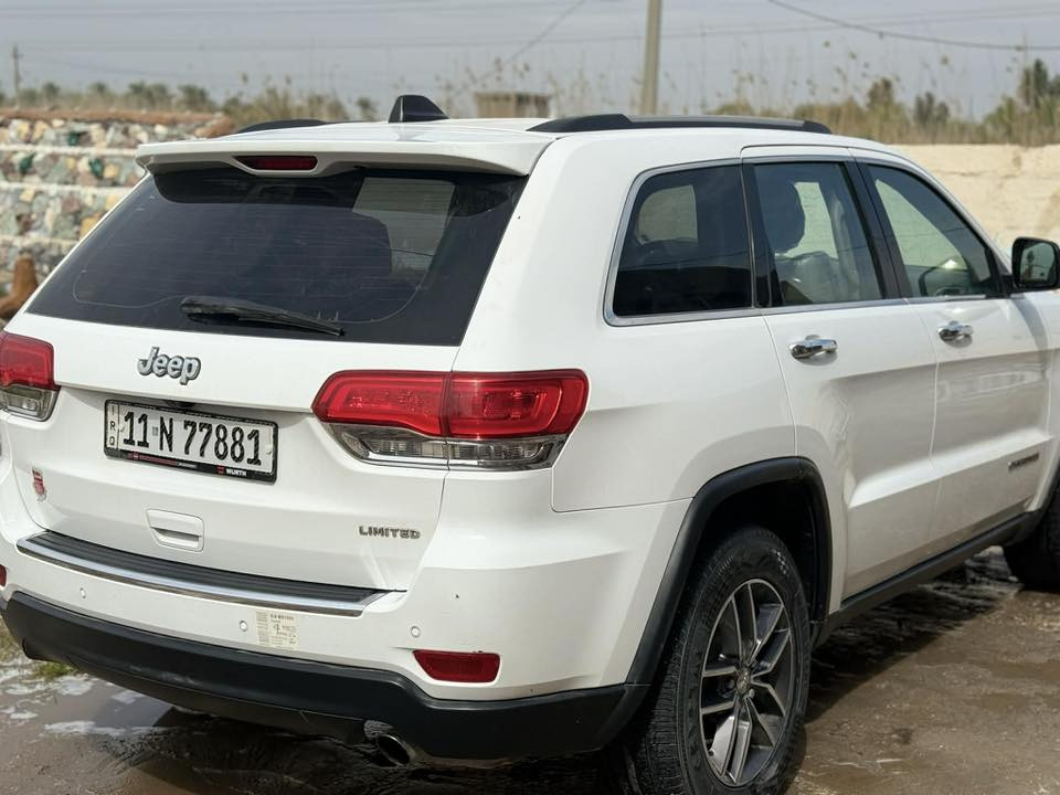 سلام عليكم 
اليريد  جديد ونظافه 
جيب  كراند شيروكي لمتد فوول  جديده 
1.مديل 2017 فتحة سقف 
2.ماشيه 160
3. حجم المكينه 6 سلندر 6.V جديده بالباكيت 
4. رادارات خلفي 
5. كشنات جلد و شامو  داخل بيجي 
6. شاشه كبيره 
7. كامره خلفيه اصليه 
8. حساسات بلادي 
9. لايت + لايت زنون 
10. نظام سبورت نظام ايكو نظام مانع انزلاق 
11. بصمه + تشغيل عن بعد 
12. صندوق كهرباء 
13. نظام اقتصاد من توكف بالزدحام تطفي 
14. كشنات تتفئة + ستيرن تتفئه
15. مكان السياره بغداد اللطيفيه  
16. رقم بغداد بسمي هزه جديده 
17. رقم مميز 
18.تثبيت كشن السايق 
19.ضرر فقط باب السايق. بدون ارباك كلهن سليم 
سونر موجود بالمنشور 
السعر 212


**إذا كنت صاحب هذا الإعلان وتريد حذفه لأي سبب، رجاءا أرسل رسالة إلى الدعم الفني**