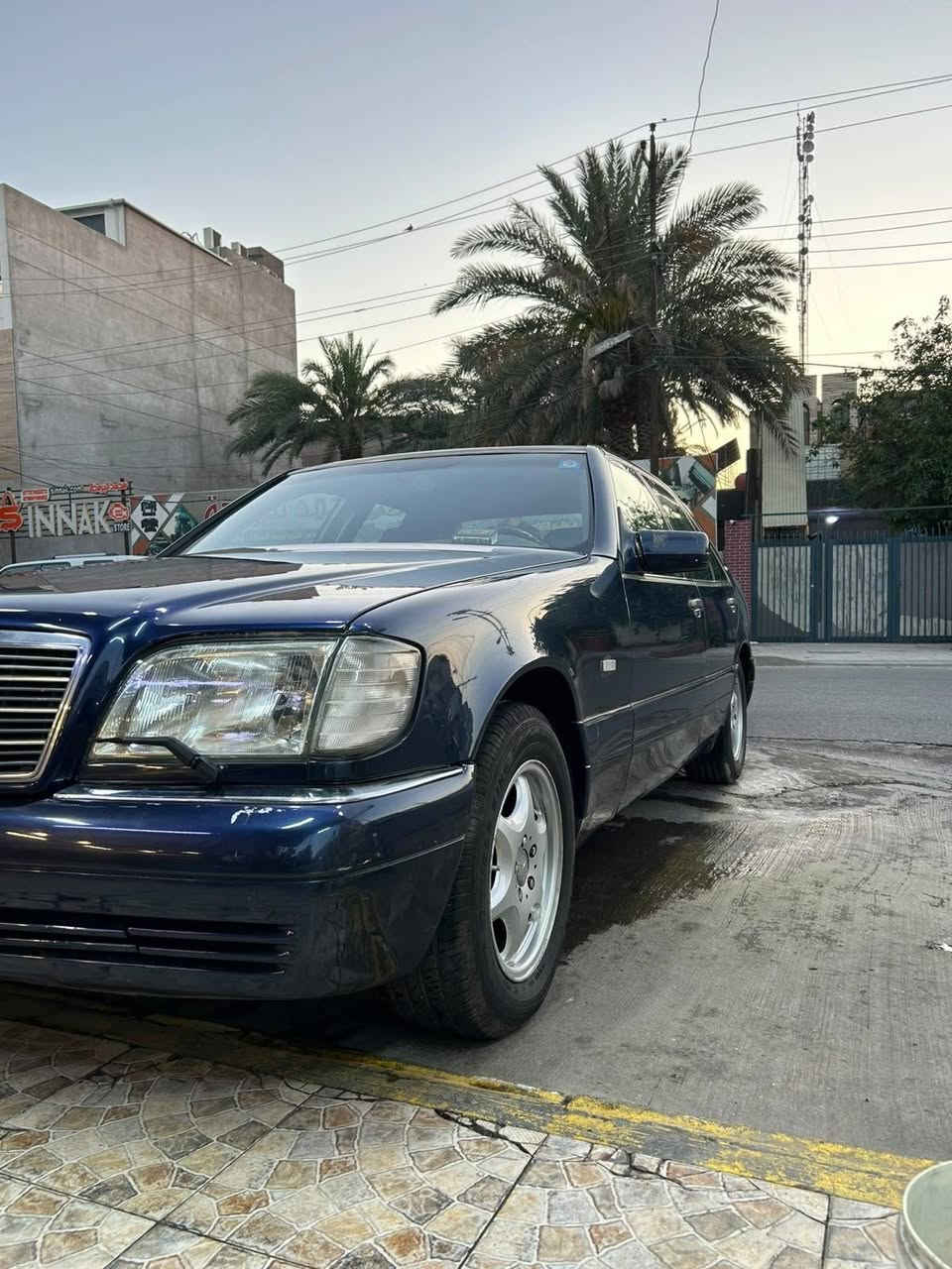 سلام عليكم للبيع فقط 
السعر 110 وبيه مجال 
  مارسيدس شبح موديل 96 مصبوغة حزام عدى القمارة  السيارة فتحة والمواصفات البقية المعروفة  نظيفة جداً مكفولات محرك كير كهربائيات مكاني بغداد حي الجامعة
*********** وتساب
