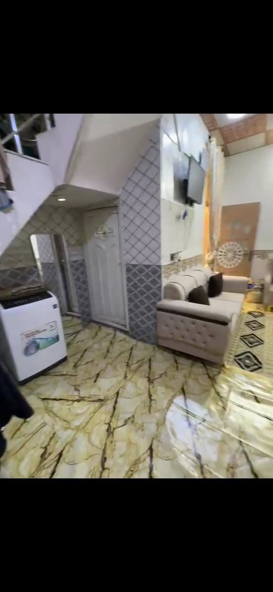 للبيع بيت زراعي

📍 الموقع: خلف المطحنة، مقابل قرية الغدير

📐 المساحة: 50 م²

🏠 مواصفات البيت:

* صب أساس.
* بناء طابوك نهروان.
* سقف صب.
* سند 25.
* طابو زراعي.

💰 السعر: 15 مليون دينار
✅ السعر بيه مجال
***********وتساب
