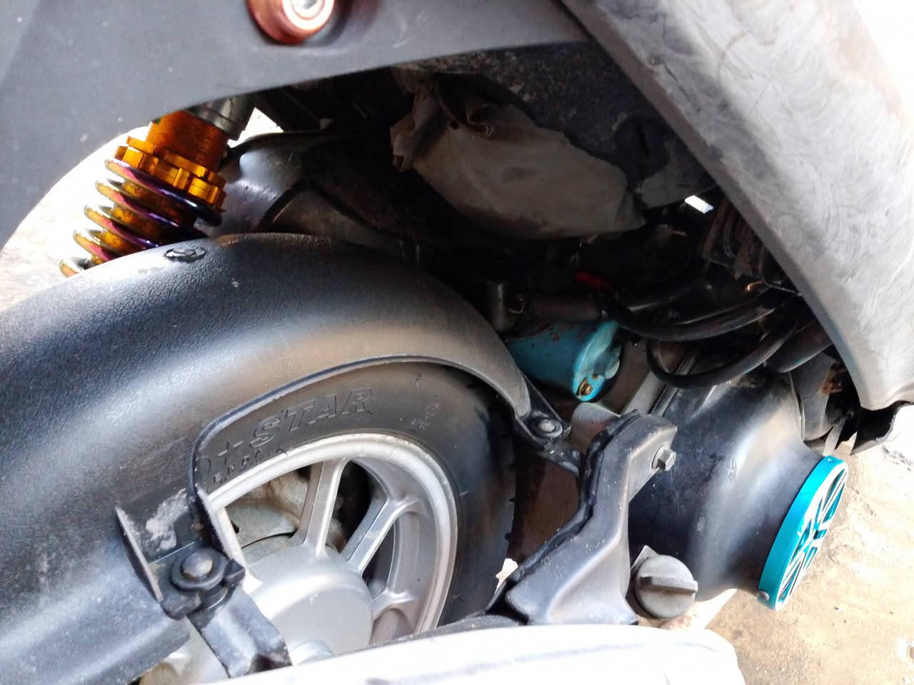 دراجه عدله مكينه رياضيه مزوده مكاني بغداد الحريه ***********
