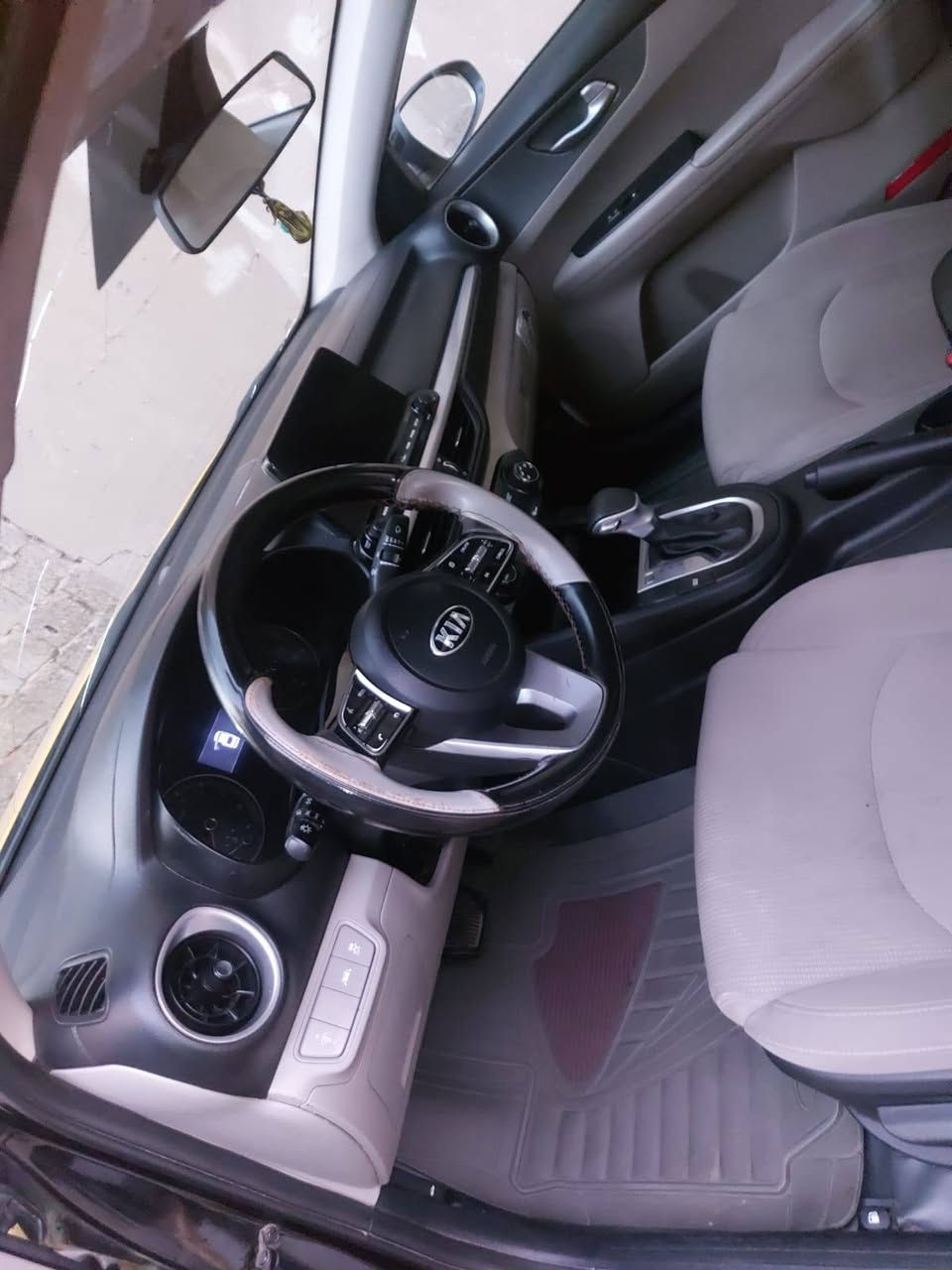 السلام عليكم
فورتي مديل 2021  رقم بغداد بسمي
حادثها بس بنيد مبدل الباقي ليبل واحد تخم تاير جديد 
داخل لونين 
مكفوله لا لغد ولا شاصي
مكينه 2000 دوش كير CVT  
لا تبخير ولا تنقيص  منظومه غاز 
مدوشمه ارضيه وتنته
*********** اني مكلف بلنشر
