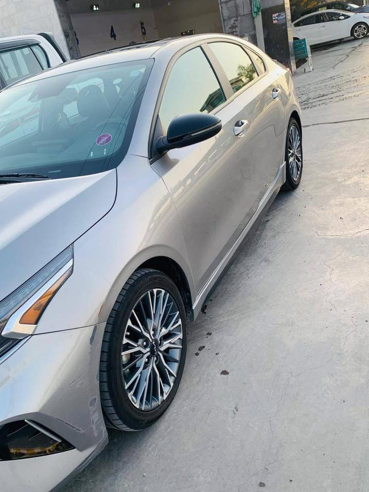 فورتي موديل 2023 GT line

ماشيه 85 الف
 معوقين
 
فول  اعلى مواصفات بالفورتي
تشغيل عن بعد 
فتحة سقف
سستم سماعات harmn kardon 
شحن وايرليس 
رادار امامي توقف ذاتي + تحديد مسار
رادار جانبي 
قيادة ذاتيه
بصمة تشغيل مع بصمة ابواب 
كشنات مخمل +جلد مع بصمة GT lineمع تطريز 
تبريد بيانو منفصل 
لايت لد 
بك لايت لد مميز 
اضواء ترحيب عند الاقتراب
كروز تثبيت السرعة
ستيرن رياضي حرف (D)
 ثلاث وضعيات قيادة (نورمل + سمارت + سبورت)
شاشة كبيرة  8 انج + GPS+ بوصله + كامره خلفية دواره 
محرك 2000 دوش المرغوب بدون دوانز

قليل من الجاملغ تعديل بارد بدون صبغ ( لهسه ما مصبوغ )موضح بالمنشور  

مكاني الصويرة

السعر 155 وبيها مجال 
واتساب او اتصال 
***********
