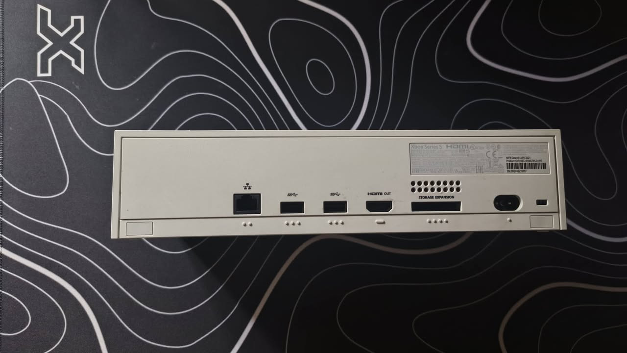 اكس بوكس سيريس اس
مستعمل شهرين 
بدون كارتونه 
ملحقات كامله
لوك ستكير لا مفتوح ولا مصلح
جوستك الاصلي مابيه اي خلل
السعر 310 تواصل ***********
