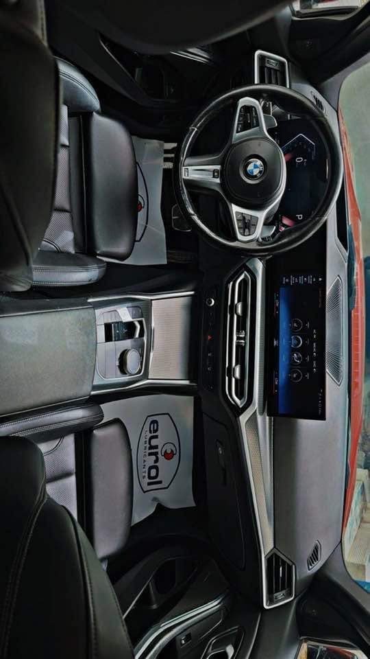 ‏BMW 330i M package 2023 

فول مواصفات✔️

محرك 2000 تون تيربو 
حادث جاملغ امامي العكس السائق ولباب الخلفيه وياها شويه من جاملغ الخلفي راجع بارد بدون صبغ بدون دواخل وشرط بدون ايرباك 
سياره كامله بدون نقوصات 
شخطين بالبند تكحيل 
 السياره ماشيه 37 الف ميل
سياره باسم المالك  هزه وسنويه 2025 وتحويل مباشر  
السياره بيها هواي مواصفات 
سلايت 
كشنات كهرباء داخل اسود 
شاشه متصله 
سياره فول مواصفات 
كلش حلوه السياره ومناقصها شي 
***********
بغداد شارع فلسطين
