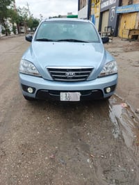 عندي سورنتو ٢٠٠٨ السياره بيه صبغ عام للجماليه وبيه بجم بنيد وجاملغ وبا...