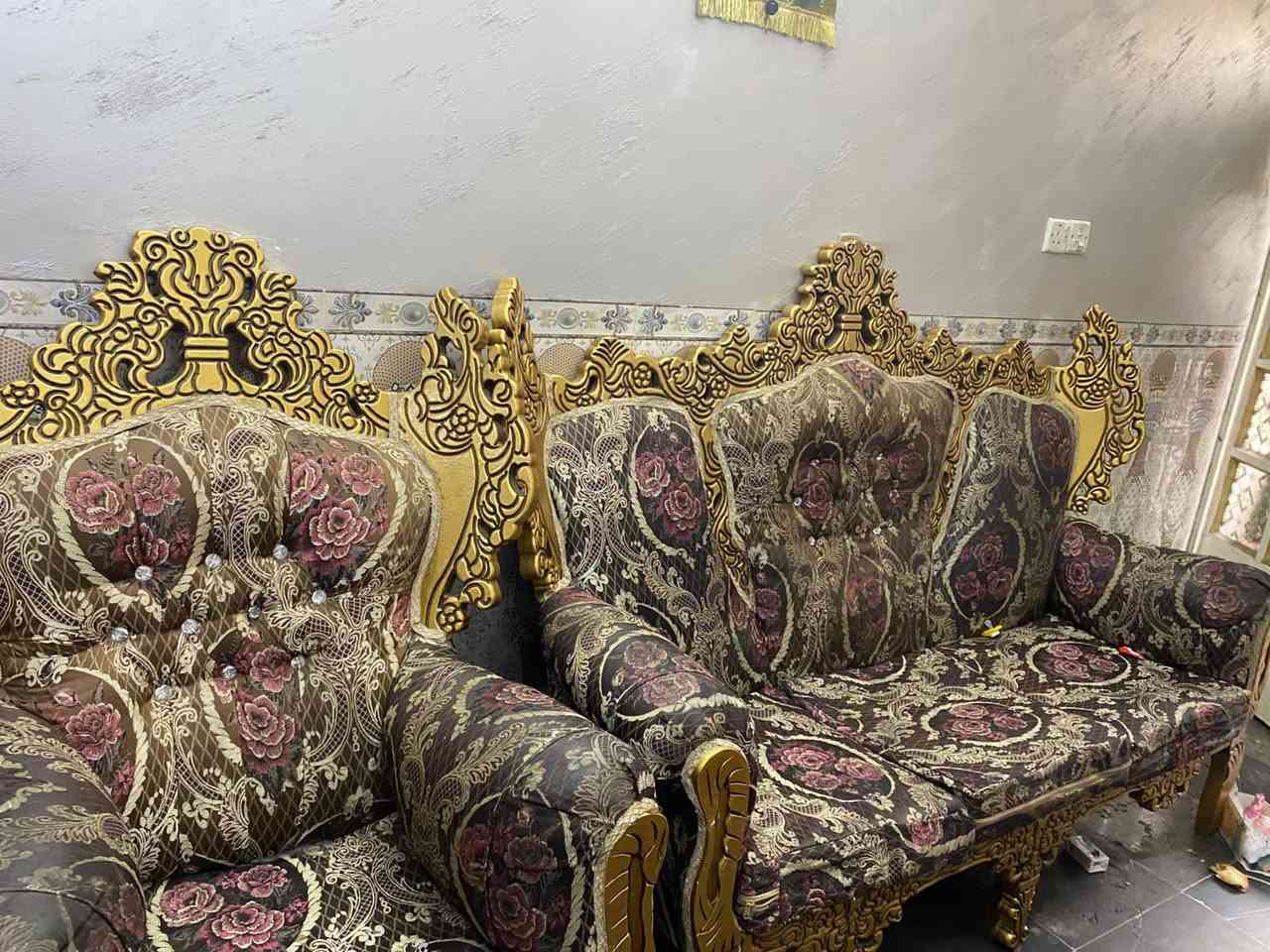 السلام عليكم 

تخم كامل للبيع مستعمل السعر المطلوب 
٦٠٠ وبي مجال بسيط جدا ، العنوان بغداد 
*********** اتصل وتدلل
