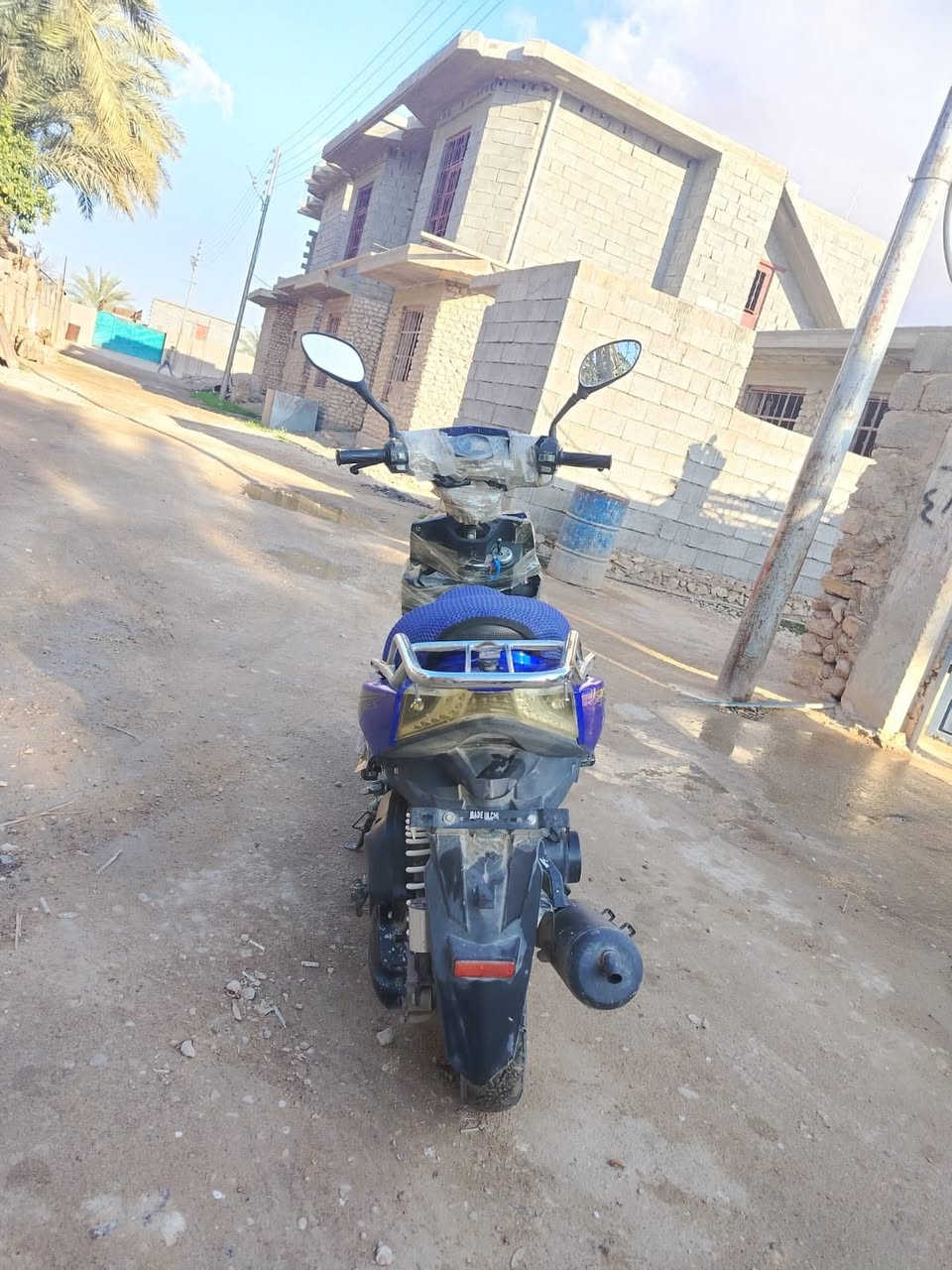 السلام عليكم
ماطور بانزين للبيع 
بس الكفرات ماله تعبانه  
المحرك ماله نضيف شرط تاخذه تفحصه يم المسلح 
العنوان الأنبار/ حديثه 
الاستفسار عل رقم 
***********
