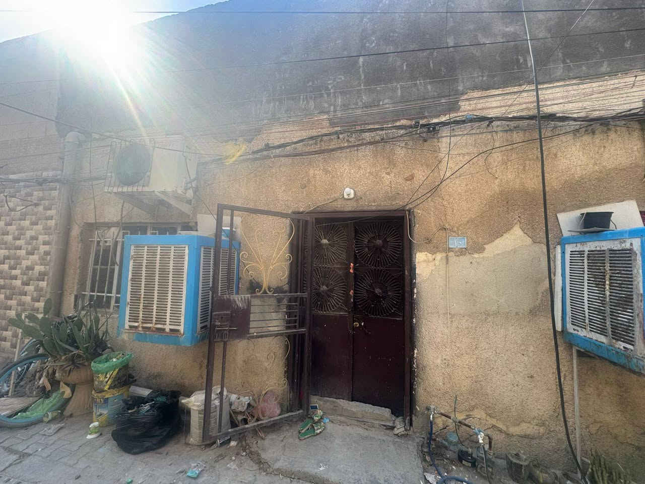 من رخصة الادمن ..
بيت في منطقة الاسكان  
شارع 23 
محلة 625
زقاق 23 
دار 10
مساحة 81 م
9 واجهة ... 9 نزال
طابق واحد مع مخزن بالسطح
هول و غرف نوم عدد 2  و تكرمون حمام و تواليت
 السعر ---165 مليون
للاستفسار ***********
او على الخاص
