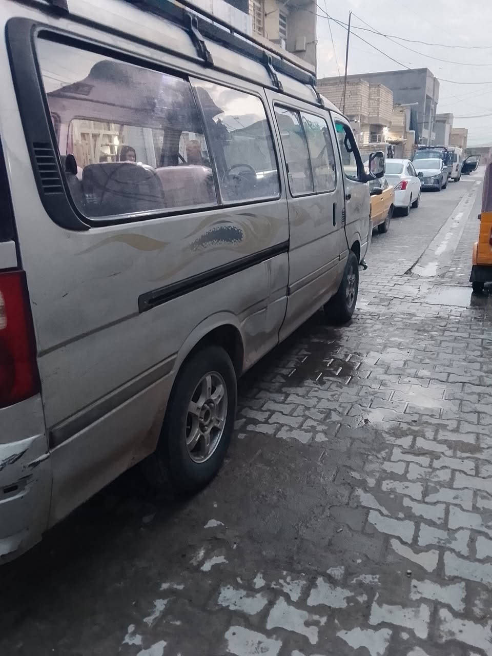 السلام عليكم سيارة فتون للبيع موديل 14 سيارة كاملة ما نقصه شي تخم داير جديد محرك كير اكسل مكفول سيارة نضيفه راعيه موجود السعر 50 وبيه مجال ***********
