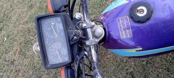 السلام عليكم دراجه للبيع موديل 20اوراق كامله مكينه خير من الله السعر 350 وبيه مجال  مكلف بالنشر رقم صاحب الدراجه *********** ابو هادي
