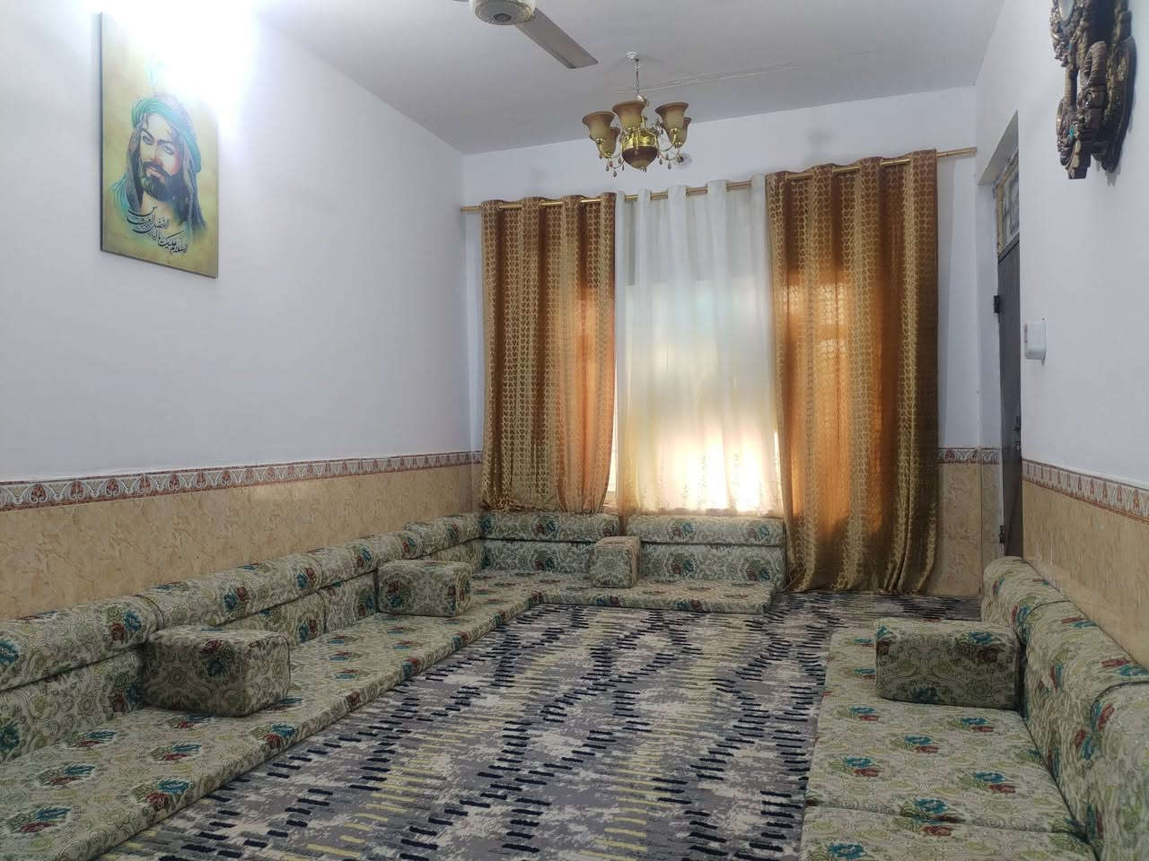 بيت 130 متر طابو صرف للبيع طابق واحد عگاده عنوان البيت العوفية قرب فرن ابو اثير بناء البيت استقبال+ صاله+ مطبخ + غرفة نوم+ صحيات + درج بيتونه
للاستفسار الاتصال ***********
