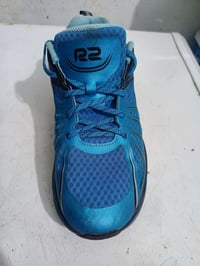 حذاء رياضي • فيتنامي • مكاني رفاعي