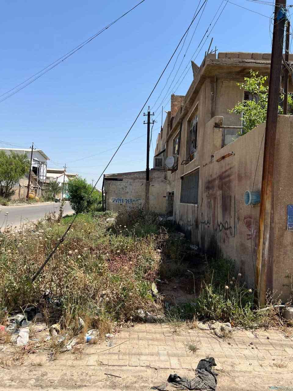 معمل حدادة للبيع ركن صناعي يصلح تحويلها سكني 
مع  تشجير على الشارع العام 
+ قطعه ارض  المساحه ٣٣٠ م
الواجهه ١٥،٦٠م والنزال ١٠،٥٠ م
القطعه كذلك 
العنوان الزعفرانيه حي الزهور محله ٩٦٩
موبايل ***********
