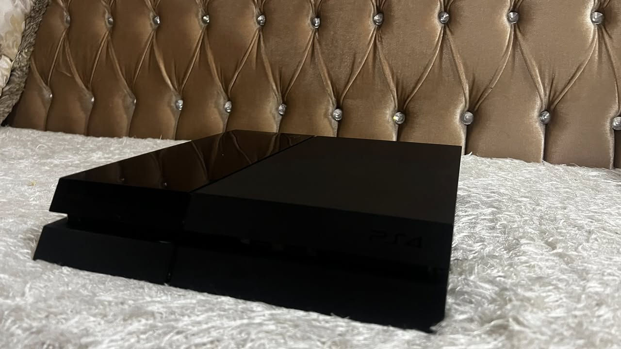سلام عليكم
جهاز PS4 Fat نظيف جداً وبحالة ممتازة، مامفتوح واستخدامه قليل جداً. يعمل بنظام 11.50 (قابل للتهكير)، ويتميز بأداء هادئ وبدون حرارة زائدة.
• الملحقات: جويستيك أصلي + جويستيك تجاري + كيبل HDMI + كيبل الكهرباء.
• المميزات: شرط الفحص + يتوفر توصيل لجميع محافظات العراق.
السعر :- 260 و بي مجال للطيبين 💸
• للاستفسار خاص و تدلل 🤍🤝


**إذا كنت صاحب هذا الإعلان وتريد حذفه لأي سبب، رجاءا أرسل رسالة إلى الدعم الفني**