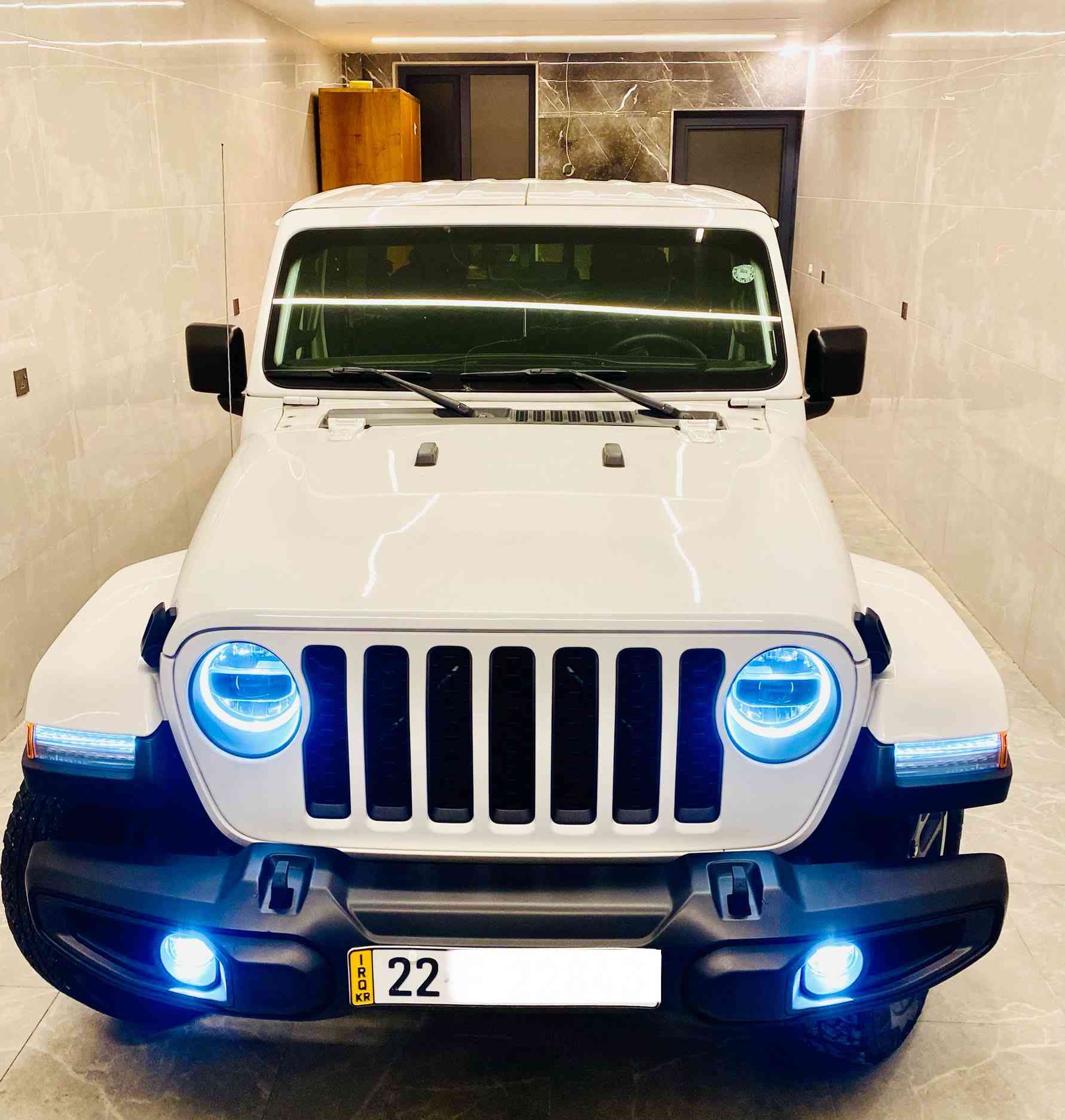 بسم الله الرحمن الرحيم 

جيب كلاديتور بيكاب 2021 وارد أمريكي 
(كلين تايتل )
مكفول كفالة عامة 
عنوان السليمانية 
رقم صاحب سيارة:-***********
كير و مكينة وكهربائيات كل كفالة 
ماشي:.33,000🛎️
محرك:.V6 / 3.6

نص مواصفات 

دبل اكسل
بصمة
كشنات تتفية
ستيرن تتفية
شاشة حجم كبير 
ليد امامي و خلفي
حساس امامي و خلفي
بلاجكتور 
ويل كروم 
تبريد قطعتين 
Auto star stop 
تحكم و تعديل سرعة

تحويل وكالة نفس اليوم 
رقم و سنوية جديد
رقم اربيل دولي

عنوان السليمانية 
رقم صاحب السيارة:.***********☎️
