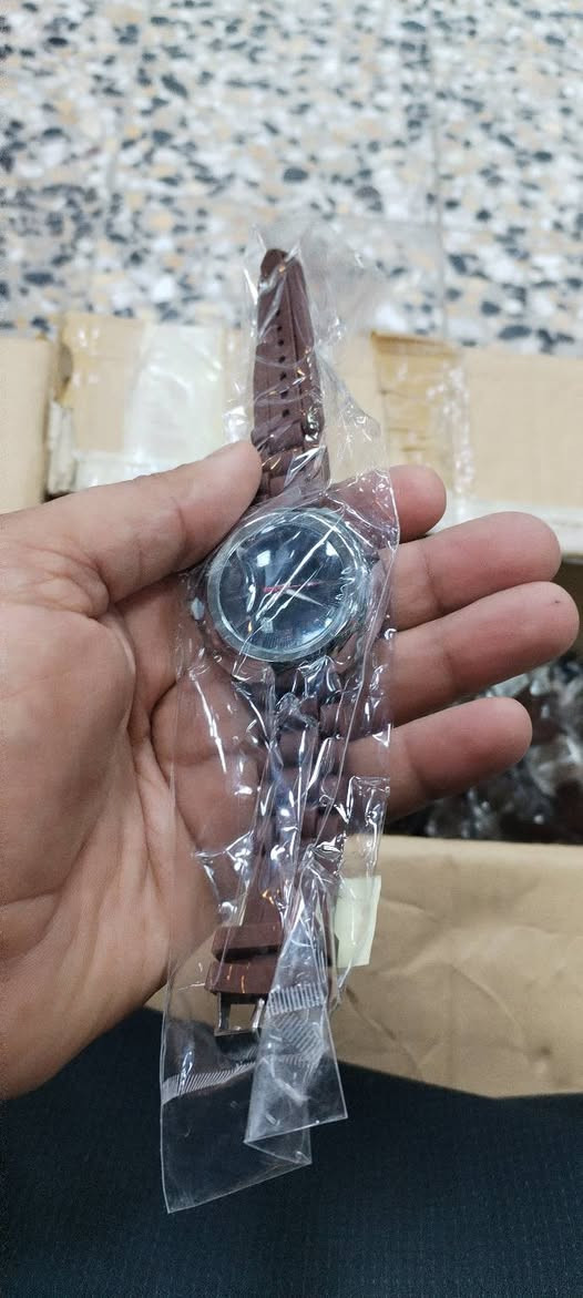 سلام عليكم للبيع سوع نسائي كميه ٤٠٠٠ قطعه للبيع شلعه ***********
