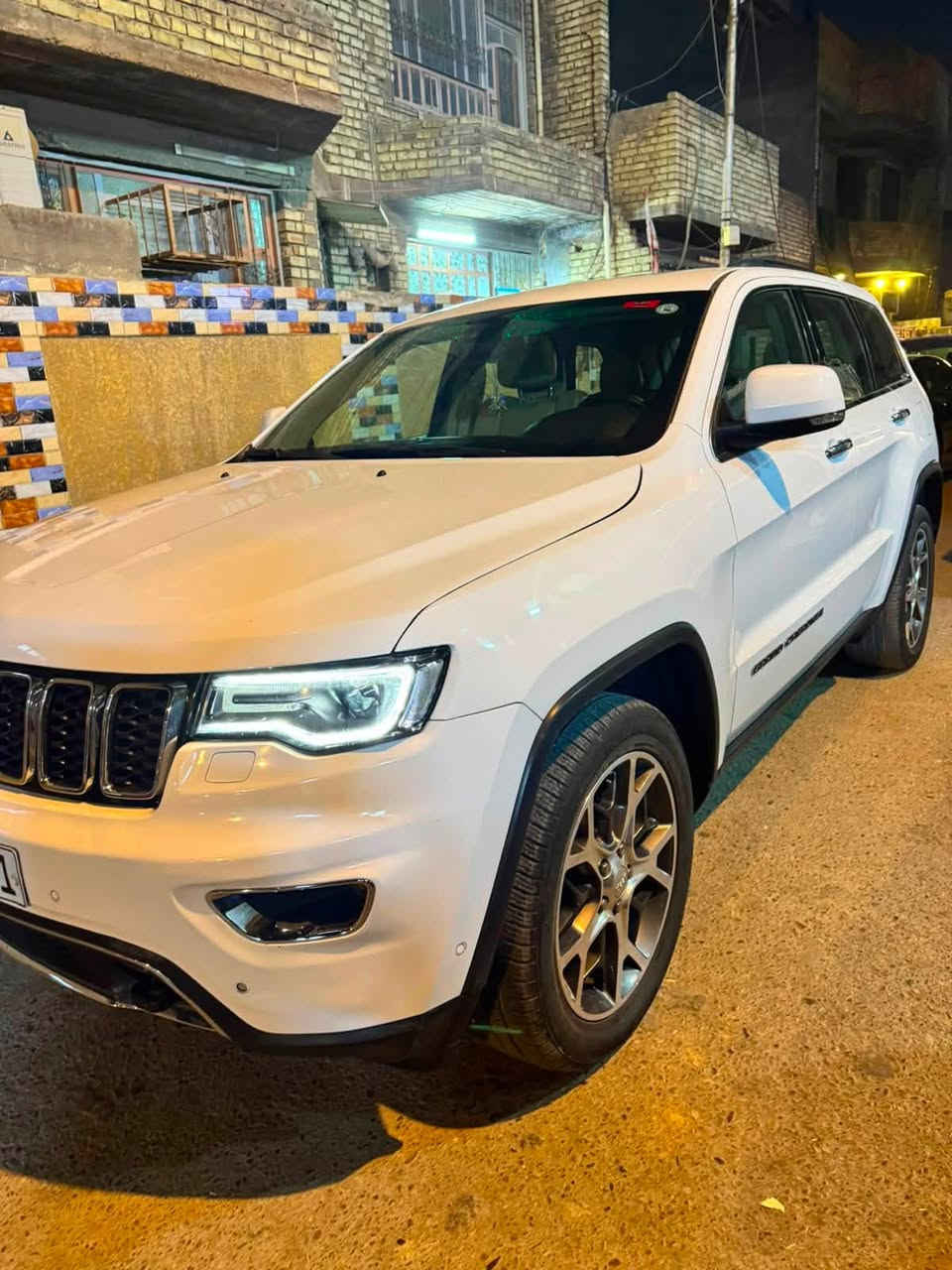 يا رزاق 
جيب لاريدو 
لمتدد بلاص 
٣ شاشات وكالة هارلم الخليجي 

ماشيه ....75 كيلو 

بيهة حادث بل عراق حافة البونيد والجاملغ نفسهن مصبوغات  

كير مكينه فور ويل كفاله عامه برغي ممفتوح بيهن
صدر امامي خلفي جديد

فول مواصفات ١/١

بنوراما 
مكينه٣٦٠٠
تشغيل عن بعد
شاشه جبيره 
كامره دواره
جنطه كهربائي شفط
شفتات ستيرن 
تئدفه بلستيرن
حساسات امامي خلفي
دبل كزوز
سستم صوت ١٢ سماعه
دمامي خلفي بصندوق
قطعتين تبريد ثلج خير من الله
كشن خزن ميموري 
داخل جلد
تدفئه تبريد بكشنات
ستيرن تدفئه
لايت زنون بلادي
اطفاء محرك اوتو عند توقف
اوتو بارك مساعد
ردارات جانبيه
توقف ذاتي 

رقم اربيل 
هزه جديد
سيارة بأسمي  وتحويل مباشر .   

مكاني بغداد
السعر 225 وبيهة مجال للجناي 

رقم صاحب السيارة
***********
***********
