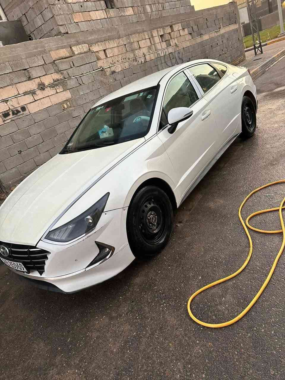 سوناتا 2023 اصل خليجي تكسي دبي مصبوغة  عام بيهة ضربة بالجنطة ودعامية أمامية خفيفة سيارة جاهزة كفالة مكينة كير بطارية الهايبرد كلهن جاهزات ستوني مبدل دهن عند الحسام بلنص قبل يومين مسوي بيع مستعجل 125 ورقة مكاني بصرة زبير *********** ابو الخصيب, البصرة
