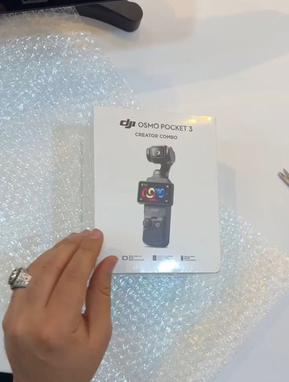 كامرة اوزمو 3 بوكيت فقط مفتوحة من الكارتون غير مستعملةللبيع بسعر مناسب للاستفسار وتساب حصرا +964 781 119 8806


**إذا كنت صاحب هذا الإعلان وتريد حذفه لأي سبب، رجاءا أرسل رسالة إلى الدعم الفني**