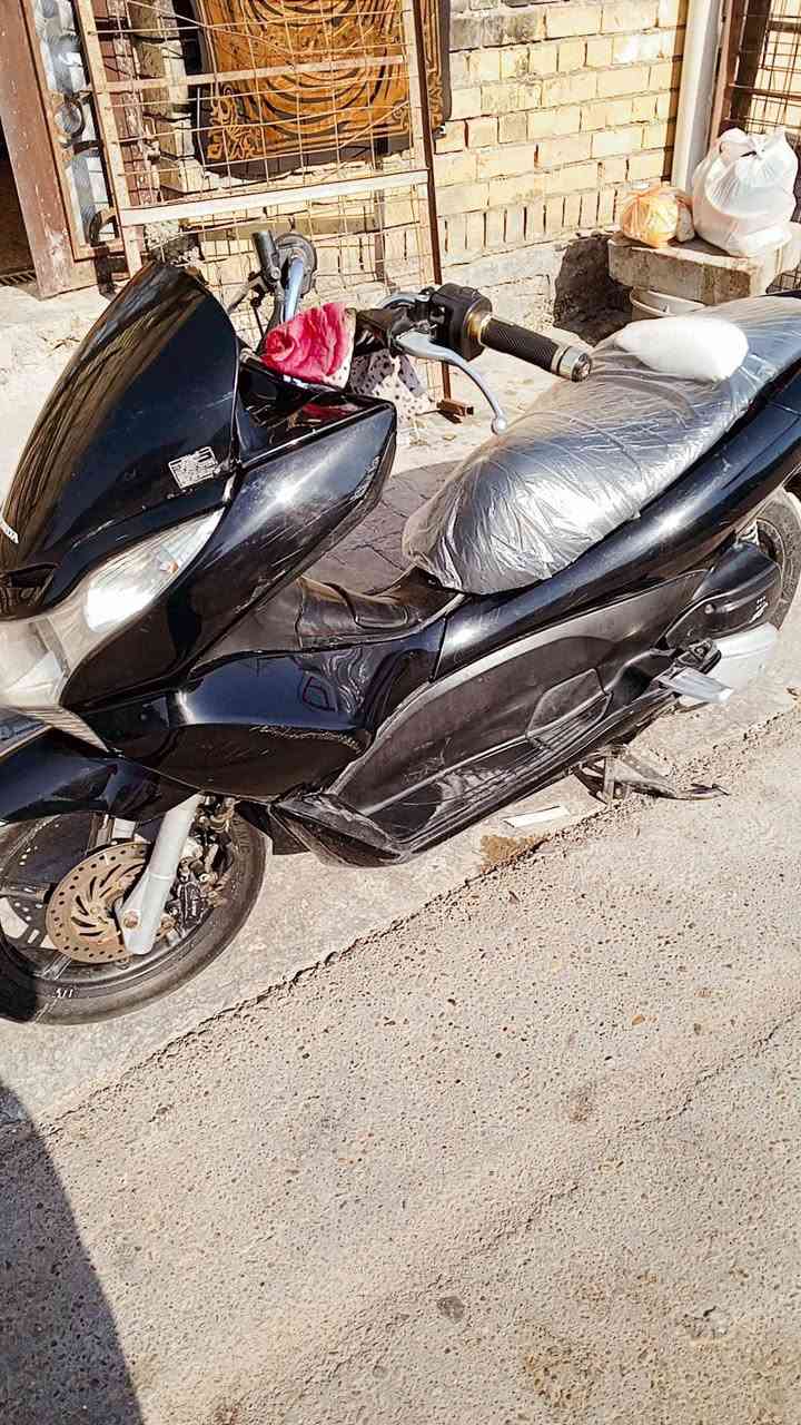 دراجه بي سي اكس جيل اول ياباني محرك 125 دراجه حلوه مسوي ادامه كامله لايت زنون كلج جديد راديتر جديد فيت بم جديد مستعجل عل بيعته1200وبيه مجال 
مكاني البلديات ***********
