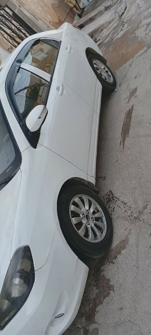 بيوايدي للبيع بدون صبغ بدون ضرر شرط التحويل رقم نينوى مكينه وكير شرط طخم امامي خلفي جديد طخم تايه ويه السبير جديد ماشيه متين الف سياره جديده فول مواصفات بصمه اسلايت تحكمات كشنات جلد السعر 58$ عنواني حي الوحده التواصل ***********

