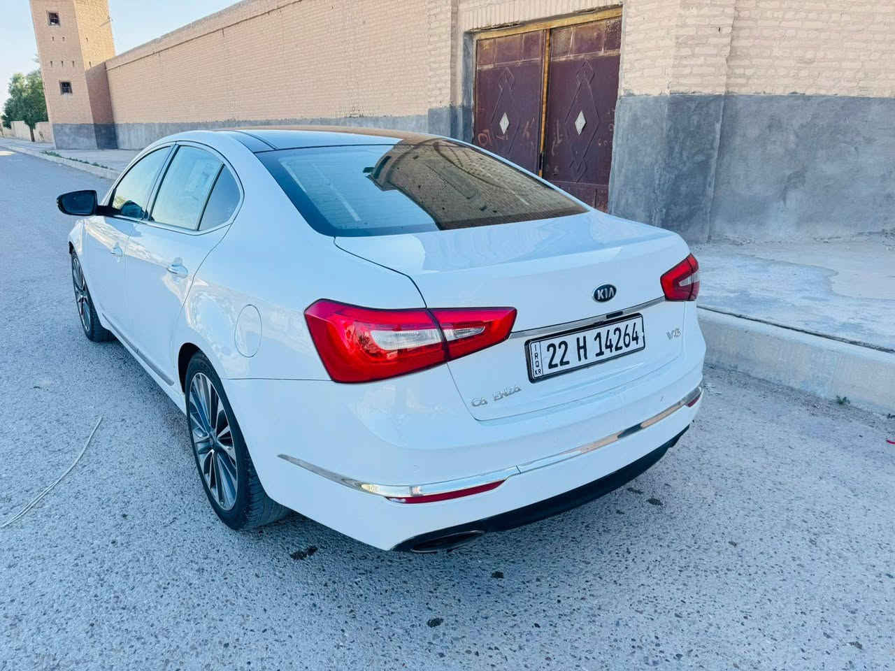 السلام عليكم كيا كادنزا خليجي 2014  مكينه 6 سلندر Vip سياره  كفاله عامه من صبغ وتبديل وضربه جاهزه من مكينه وكير وحداديه وتخم تاير تبريد جسمه لخارجي صافي لا زلغ لارصعه موصفات
فتحتين 
بنورما 
قطعتين تبريد 
مري شفط 
لدات داخليه 
ستيرن كهربائي 
برده عدد٣ سلايت بلادي 
حساسات خلفيه 
حساسات اماميه 
كشن كهربائي 
تدفئه تبريد بل كشنات 
اشاره ترحيب 
اشاير بل مري 
كشنات جلد
سايد بريك بصمه
سنويه جديده 
هزه جديده
رقم جديد  
تحويل وكاله 
السعر 140 وبيه مجال 
 
لاتصال ***********
*********** حلة, بابل
