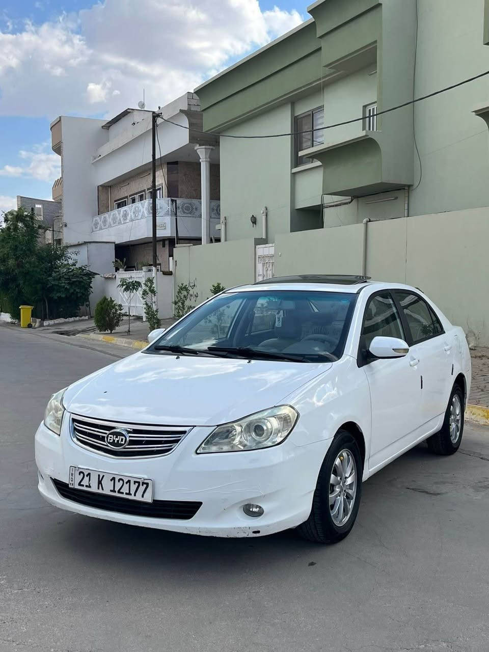 سلام عليكم
للبيع BYD كلين 2014 بدون صبغ كير اوتو
سنويه رقم جديد بيها كود بنزين شرط تحويل
محرك كير شرط تبريد شغال تخم تاير جديد 
كهربائيات كلها شغاله سياره كلش حلوه وجاهزه بدون مصرف سعر 63 بيها مجال كلش قليل مكان سياره كركوك *********** بيها واتساب هم كركوك, العراق
