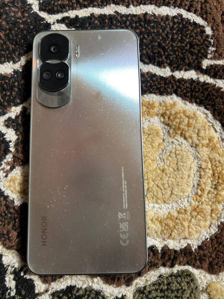 هونر x90 لايت 
بسعر 140 الف 
يوجد توصيل داخل بغداد 
***********
عنوان بغداد الدوره
جميع المواصفات داخل الصور الاخيره
