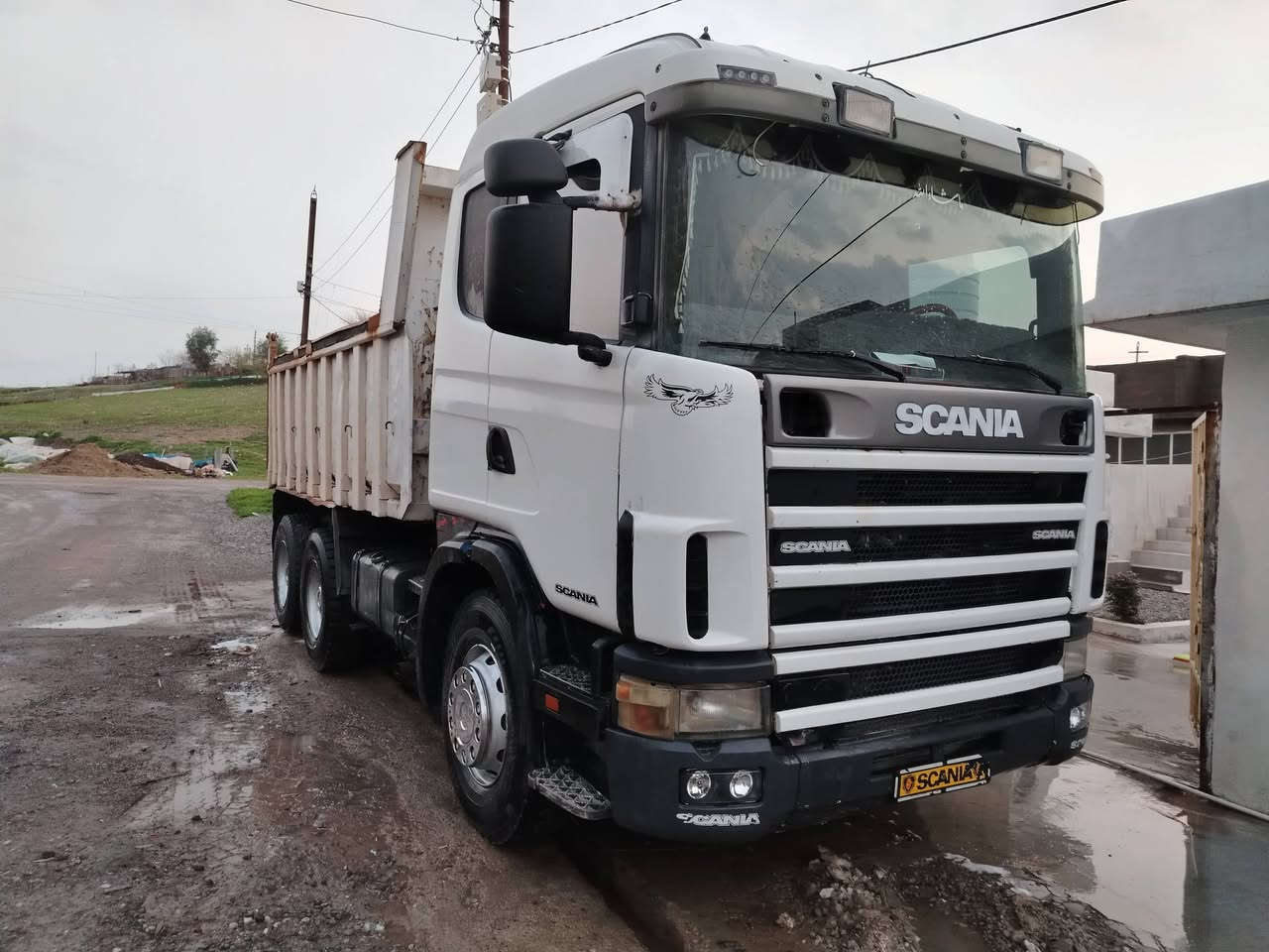 بومه جوب سحال موديل 1997 رقم أربيل لون ابيض +زيتوني شرط تحويل محرك 380شرط كير 3*3 شاسي طويل شرط تواير نص جديد ونص قديم( ***********)
