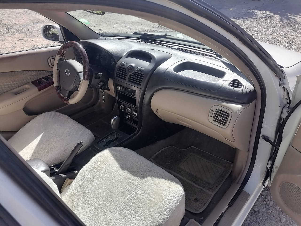 سەنی 2010بڕاوەی دووبەی هەمووگیانی بەشەرت تەقە و ڕەقەی کارەبای بەشەرت چوار تایە و ویلی لۆک بۆبەسراوە دەعمی پێش و دوابەشەرت ناوزەرد خەلیجی گێڕئۆتۆماتیک و عادی ئاوێنە کارەبای و ئاوێنە ئیشارەت ABS مەکینە سامسۆنگ مەکینە گەورە خـــاڵی پێوە نیە سەیارەکە زۆر جوانە چوار جام کارەبای تەجیل و بلوتوز بەشەرت چوار سەماعەی سەوت خۆشی بۆبەسراوە بەرگی کوشینی تازە تێگیراوە بەرەدەرگا و سەقفی دڕاوی نیە مـــاڵی دۆستە سەیارەکە زۆر پاکە ***********واتسئاپ+ڤایبەر 
***********
