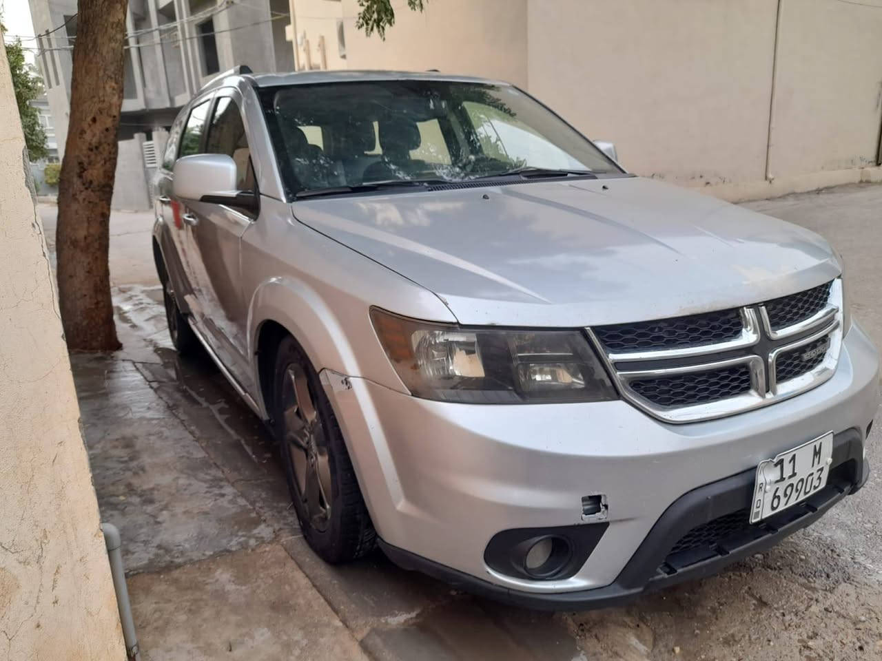 بسم الله الرحمن الرحيم 
سياره دوج جورني للبيع 
موديل 19 فول مواصفات 
محرك 6 
7 راكب 
3 قطع تبريد
سياره حادثها خفيف خير من الله 
سعرها 125 وبيها مجال للخيرين 
‏‪***********‬‏
