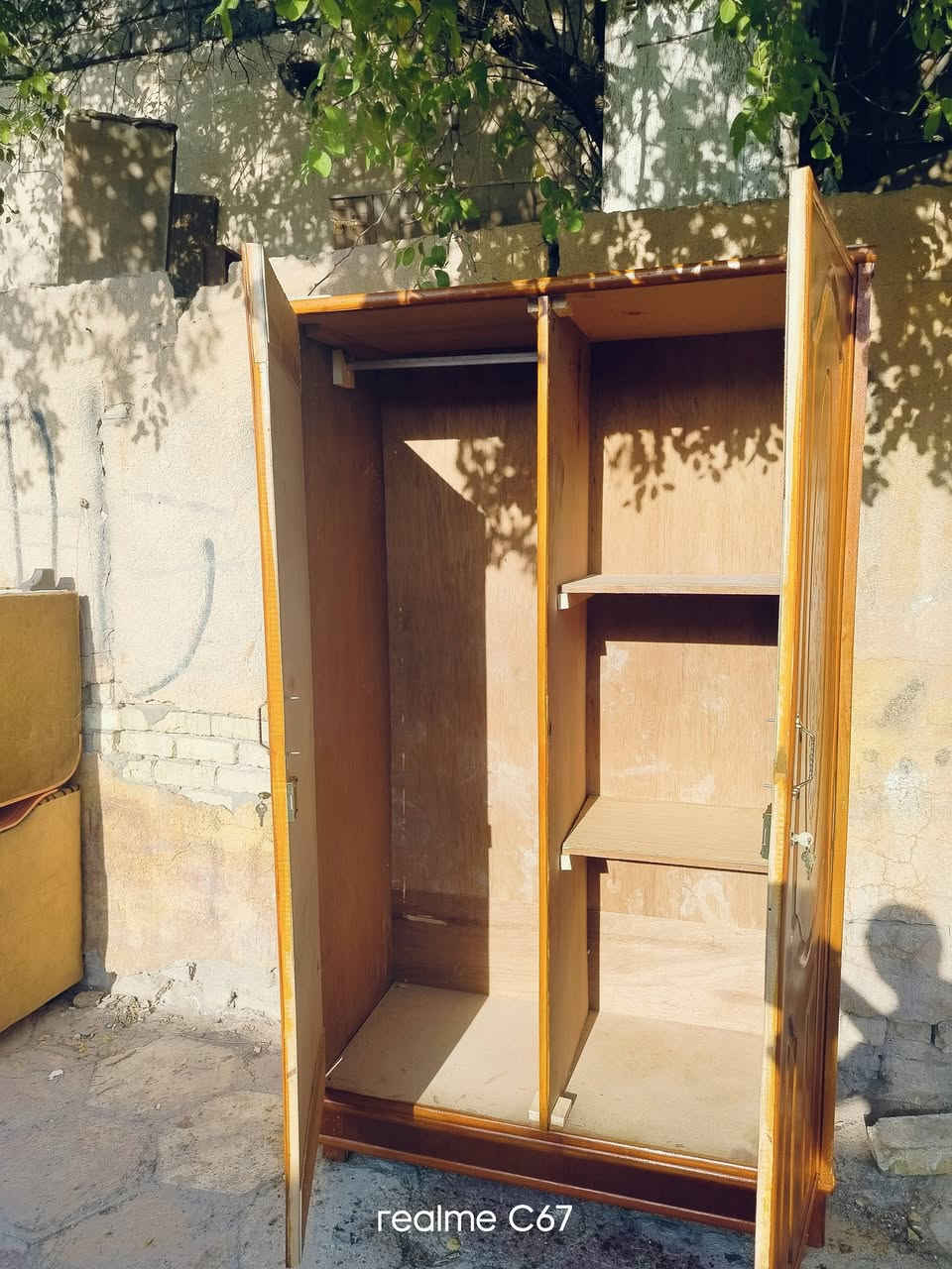 كنتور ابو بابين ب85الف نهايته للتواصل العماره حي النداء شارع الحسينيه فرع فرن صمون الكرار تلفون ***********
