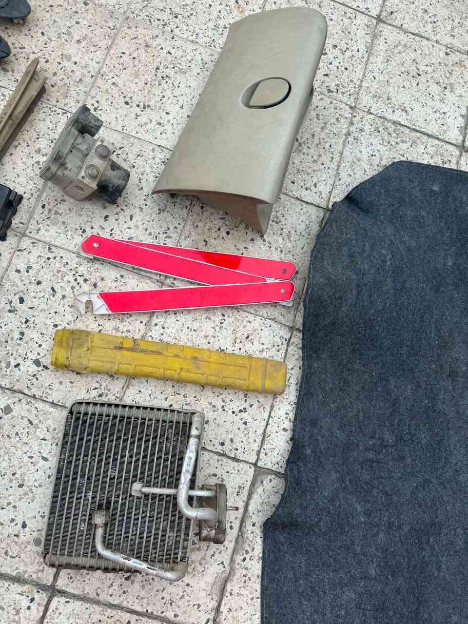 السلام عليكم أغراض كيو كيو غراض مشكله للبيع  مكاني بغداد 
***********
