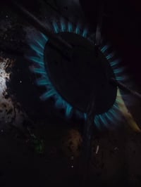 نار طباخ ضعيفه نعليه الك او تصخم نصفيه الك كاكات مايعه نبدله الك عيون ...