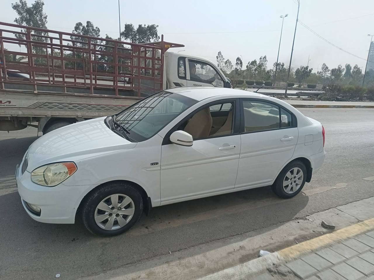 السلام عليكم من رخصت الادمن اكسنت موديل 2011 خليجي سيارة حلوة وجاهزة مكينة ١٦٠٠ بية نص باب صبغ وتكحيل كارت ومكنات بارد فقط مكان السيارة بغداد الكريعات رقمي للتواصل *********** السعر 93 وبية مجال. للشراي
