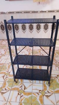 ميز متحرك • حجم كبير • نضيف