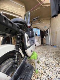 دراجه شحن للبيع 4بطاريات السرعه80 نظيفة،  العنوان بغداد الغزالية 07713...