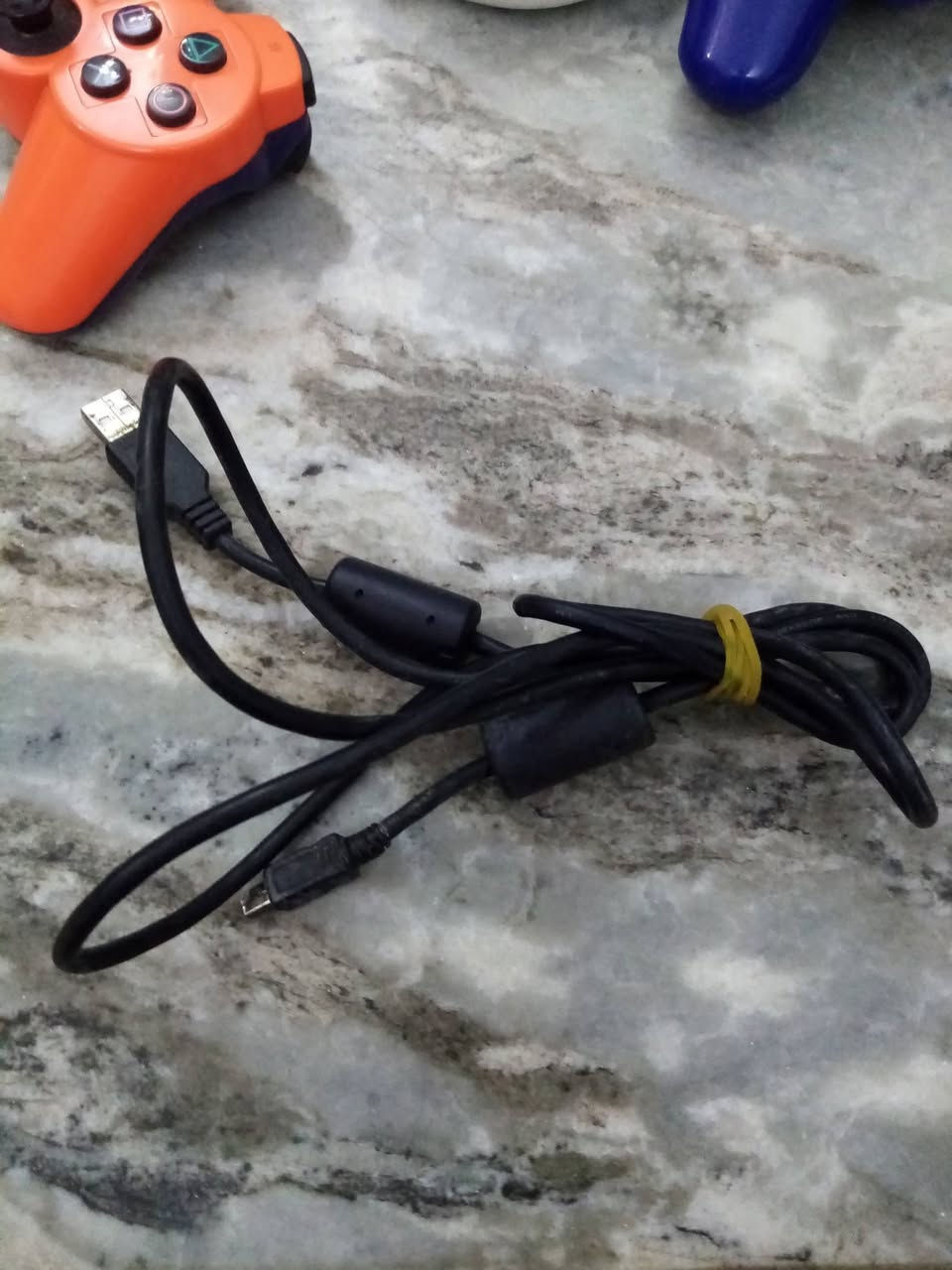 متوفر ٢ دراع بلىستيشن3 نضاف جدا استعمال منزلي+2 وصله شاحن اصليه


**إذا كنت صاحب هذا الإعلان وتريد حذفه لأي سبب، رجاءا أرسل رسالة إلى الدعم الفني**