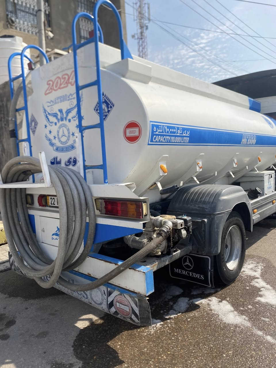 السلام عليكم تنكر اتيكو دمعه فحل (٤) سلندر للبيع موديل 2006 الحموله ١٠ طن مكان السياره بصره مكينه كير شاصي كفاله عامه للستفسار (***********)
