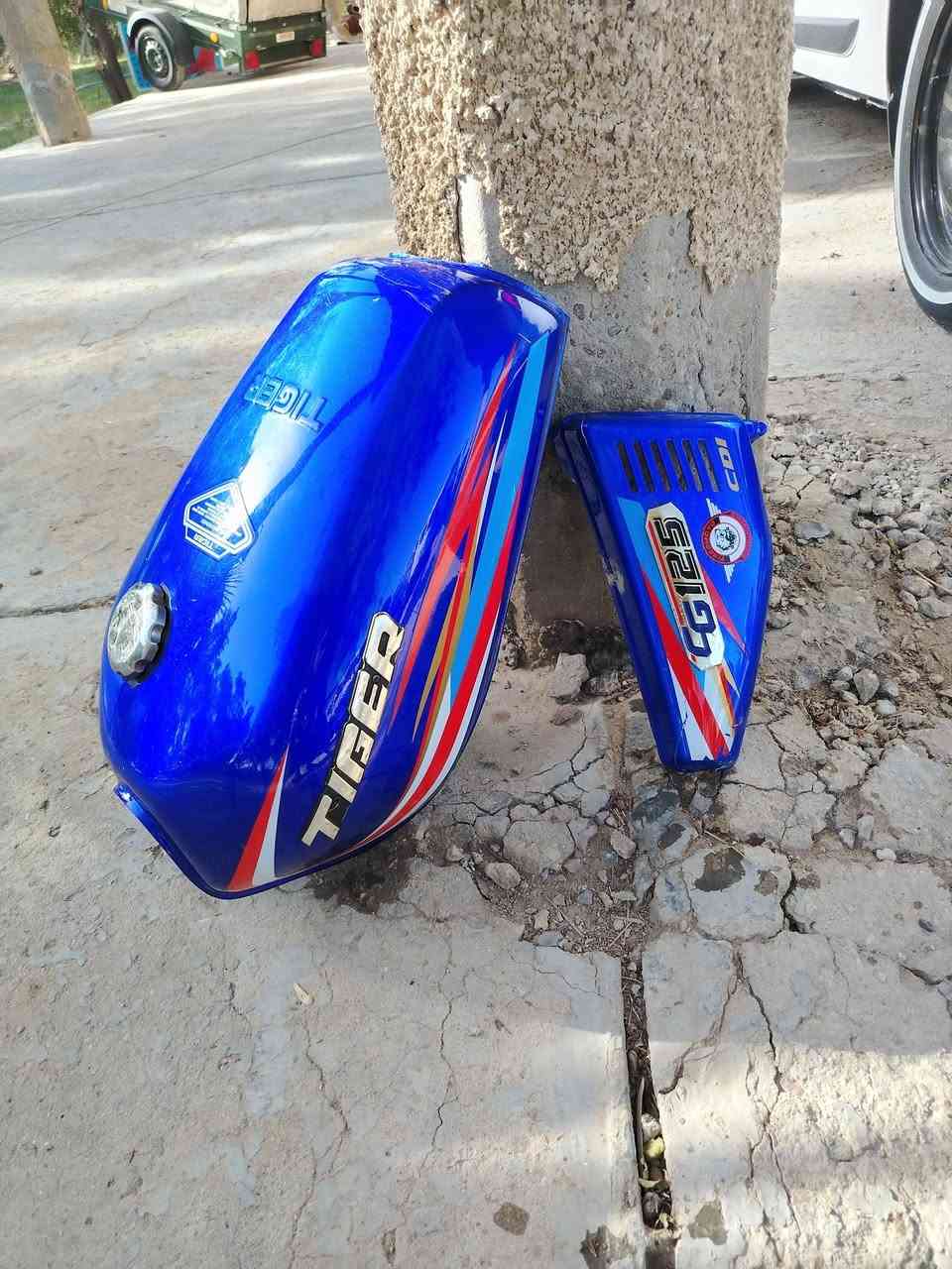 سلام عليكم للبيع أغراض دراجه مستعملات شي قليل يعني اخو الجديد
1 صالنصه كاتم إستعمال اسبوع وأحد فقط حيل جديدة سعرهه 20 ألف قفل
2 تانكي نفخ مال حديث هوة وصفاحيه واحدة التانكي جديد لا مزنجر ولا مزروف هوة والقبق مالته والصفاحيه سعرة 20 ألف قفل
3 صندوق جديد استعماله أسبوع واحد أخو الجديد سعرة 20 ألف قفل
ويل أبو النجمه خلفي استعمال قليل كامل هوة وبوشه شادهن جديد سعرة 20 ألف قفل
للستفسار / ***********
