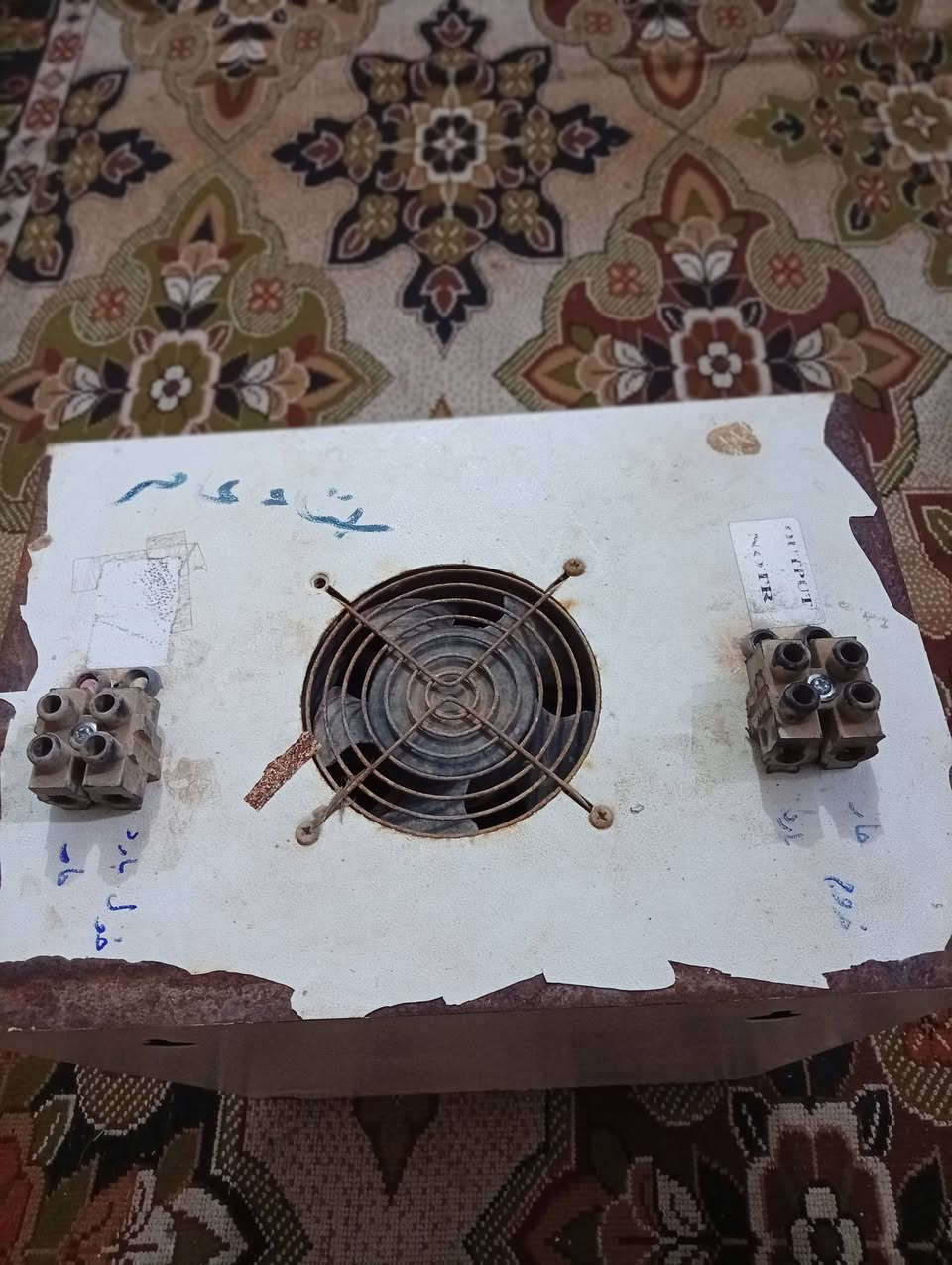 السلام عليكم رافعة كهربائية شغاله على فحص لبيع سعر 250 وبي مجال. 10.  كيفي رقم ابني ***********
