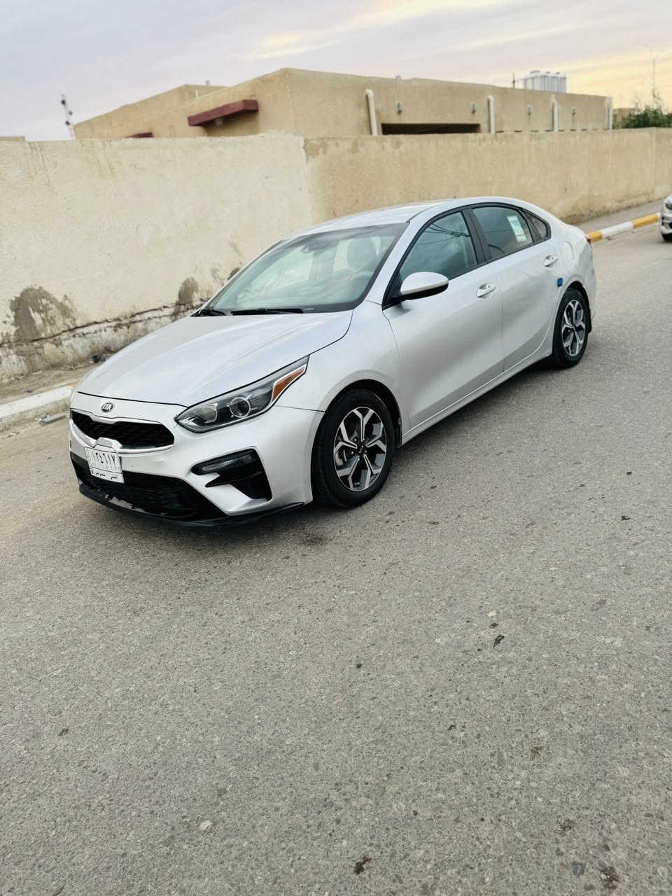 السلام عليكم فورتي 21 معوقين مثنى وكاله عامه نص مواصفات ماشيه 65 الف حادث جاملغ خلفي مصبوغ وقبق جنطه صبغ باقي سياره كفاله محرك مامفتوح كير حداديه تبريد جاهزه وجديده سياره سونار موجود مكان السياره السماوه مركز السعر  118 ستفسار ***********
