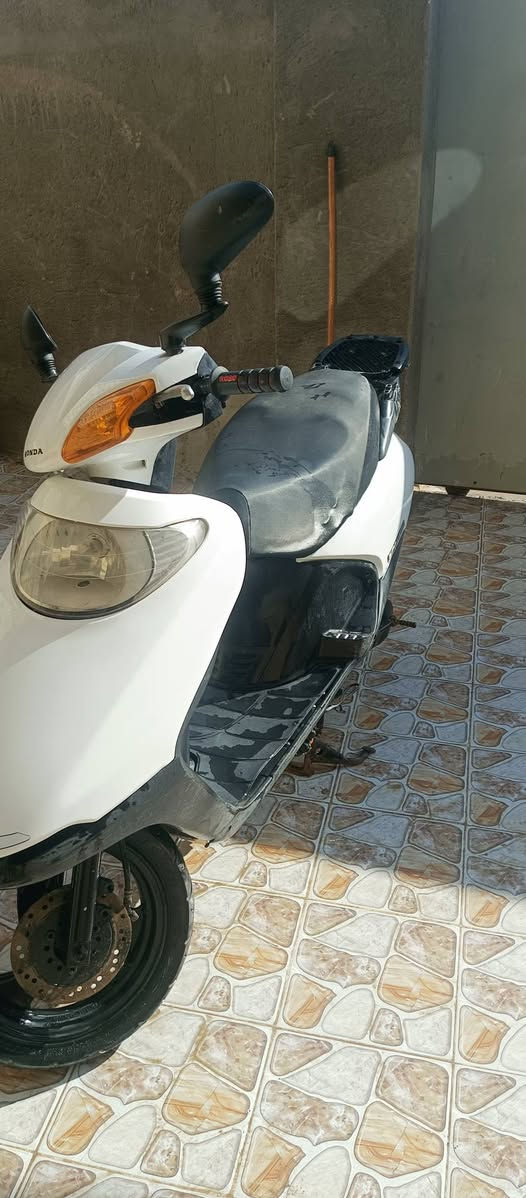 دراجه سبيسي ياباني دراجه ما ناقصهه اي شي ب 600وبيهه مجال
***********
