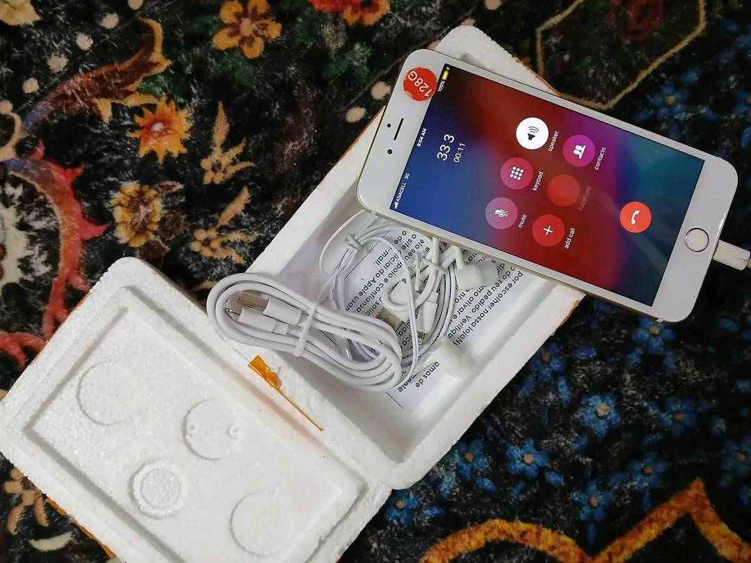 سلام عليكم متوفر ايفون ٦بلاص 
الذاكرة١٢٨✅
البطاريه١٠٠✅

الخط شغال ✅+الكامرة شغاله ✅

السعر٨٠الف مكاني كربلاء المقدسة طوريج السياحي توصيل لايوجد.


**إذا كنت صاحب هذا الإعلان وتريد حذفه لأي سبب، رجاءا أرسل رسالة إلى الدعم الفني**