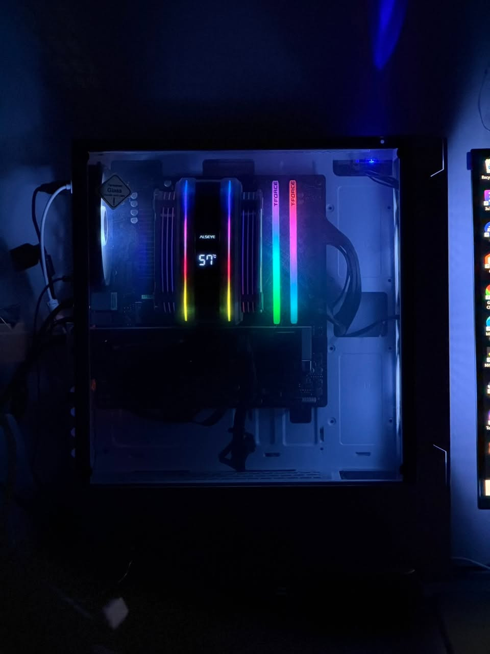 سلام عليكم pc كلش نظيفه
الشاشه بعدها بلاصق

الكيس ايضاً بعده بلاصق

استخدمه كلش قليل 

هذا مواصفاتها

معالج i5 جيل ال 13

كارت شاشة 4060 8gb 

رام 16 gb

هارد واحد تيرا

التبريد هوائي

كراتين كل القطع  

موجوده

سعرها 1.600.000
مكاني بغداد حي الخضراء


**إذا كنت صاحب هذا الإعلان وتريد حذفه لأي سبب، رجاءا أرسل رسالة إلى الدعم الفني**