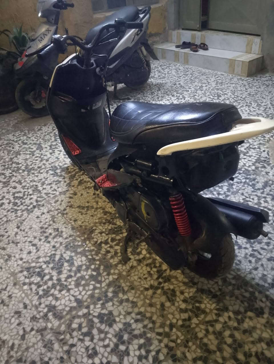 السلام عليكم دراجه ماكس للبيع عدله دراجه حلوه خير من الله والمكان واسط الصويره والاستس على هذا الرقم ***********
