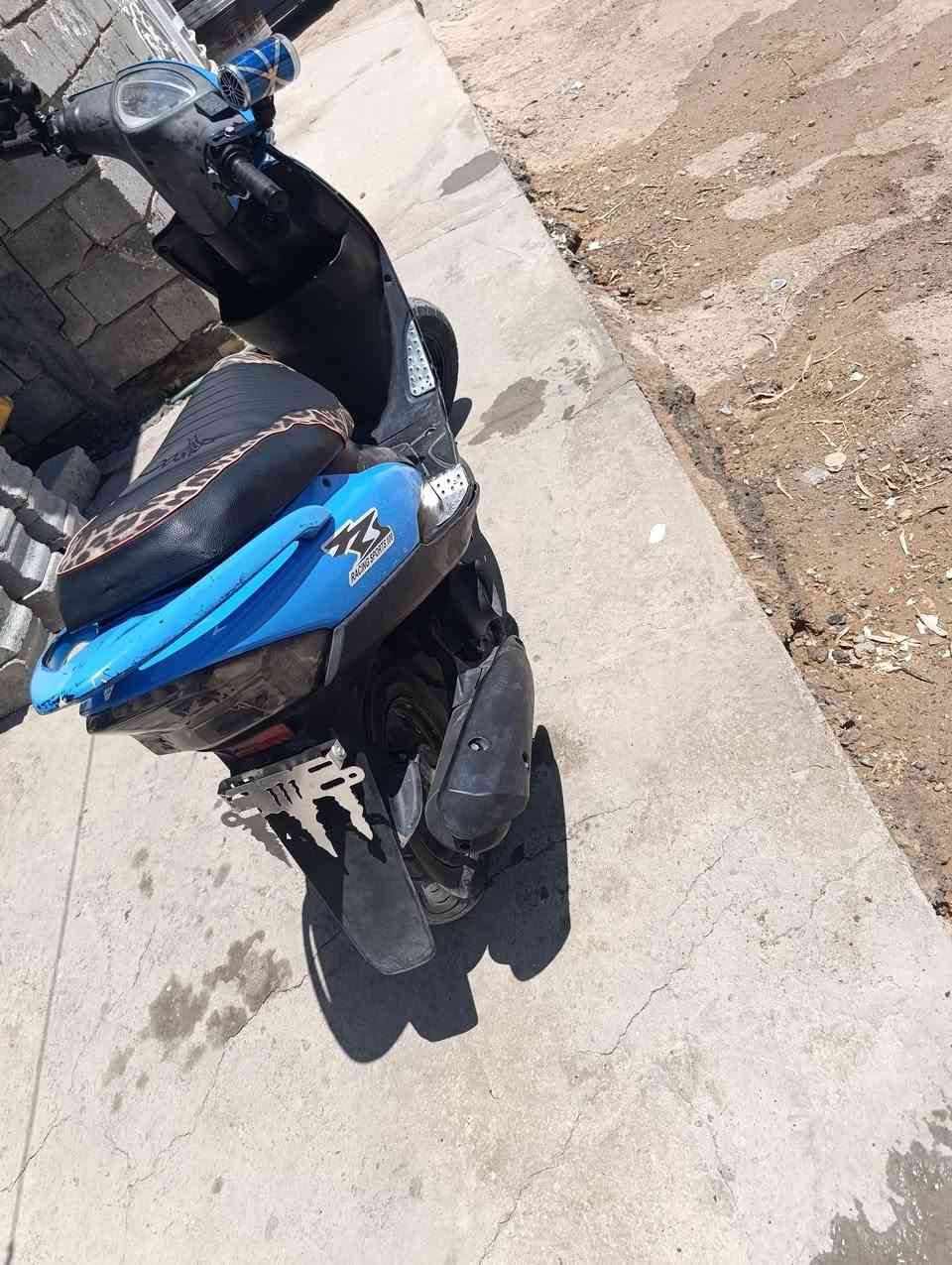 السلام عليكم
ماكس عدله للبيع 
نضافتها كدامكم كلها مختمه بس مو مطابق الختم للامانه 
محرك اخرس بوشه ٤٩
كهربائيات كلهن شغالات دشبول طكتين سلف هندر نكره شوكت ما تجيها صبح ليل تنكر سلف و تمشي 
مكاني مسيب طريق الحاميه 
للتواصل ***********
بيها تزويدات كدام عينكم الدراجه مال جناي ترايك لبغداد
رايدها ب 575 وبيها مجال
