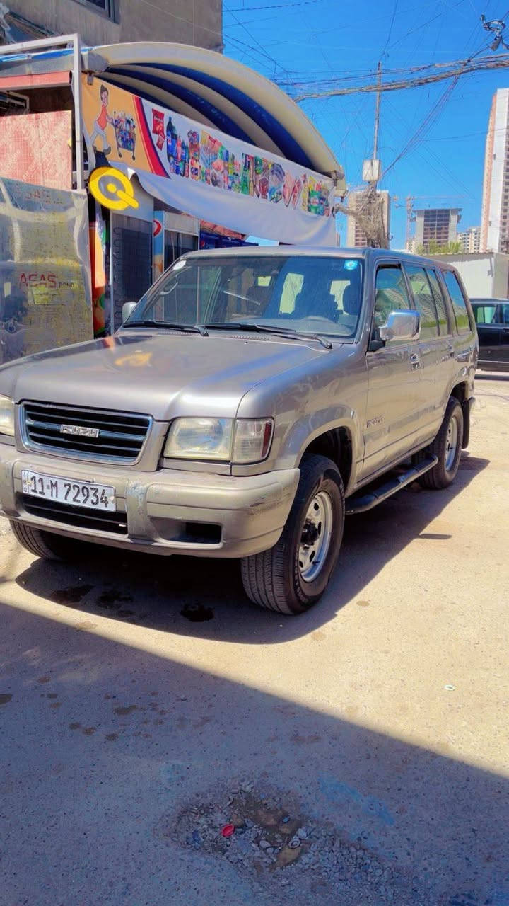 السلام عليكم سياره ازوزه تروبل 2003 4x4 بسمي سنويه جديد سياره كلهه بلاد فقط بنيد مبدل اثر رصعات كير جديد بيهه مممشتغل هسه شاده عادي وكيرهه الاوتوماتيكي موجود والفور ويل موجود فاتحه شغال  جام كهربائ رقم بغداد مشروع وطني ومكينه حاويه سياره كله عل بلاد *********** مكان بغداد المنصور السعر 55
