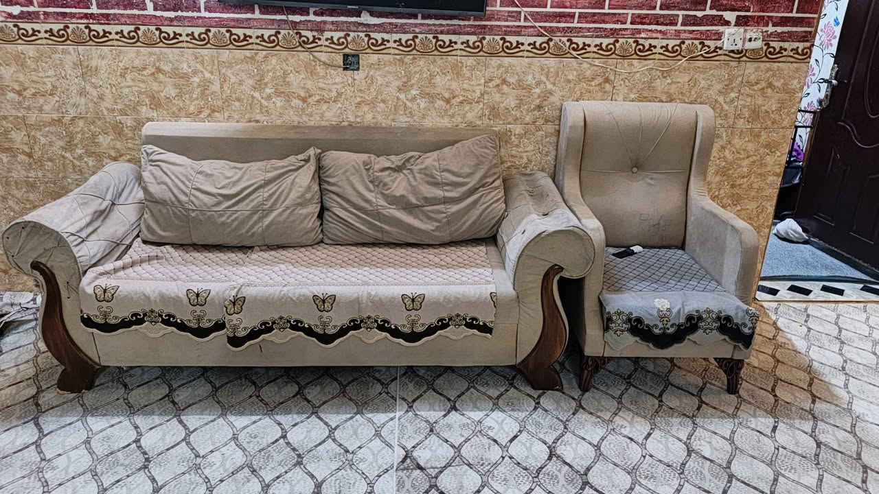 تخم للبيع ١٠ مقعد بي تجوتين نازلات السعر ١٢٠ منطقة طليحة ***********
